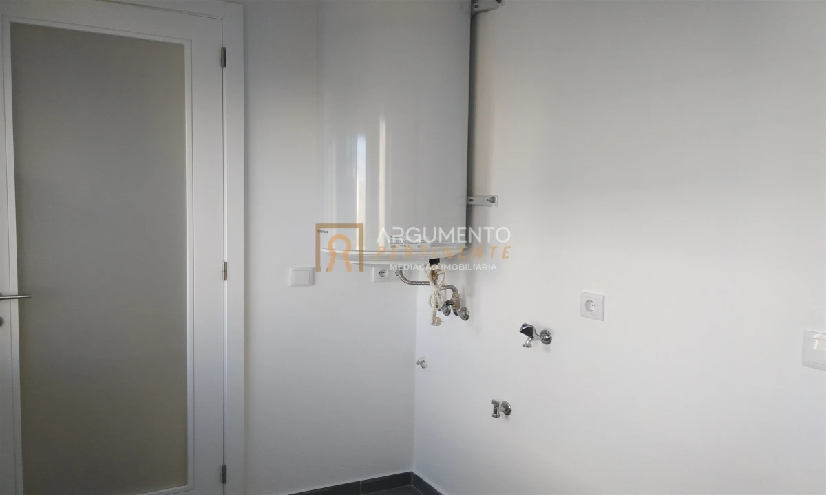 Apartamento T4 para Venda em Cedofeita, Santo Ildefonso, Sé, Miragaia, São Nicolau e Vitória Foto 17