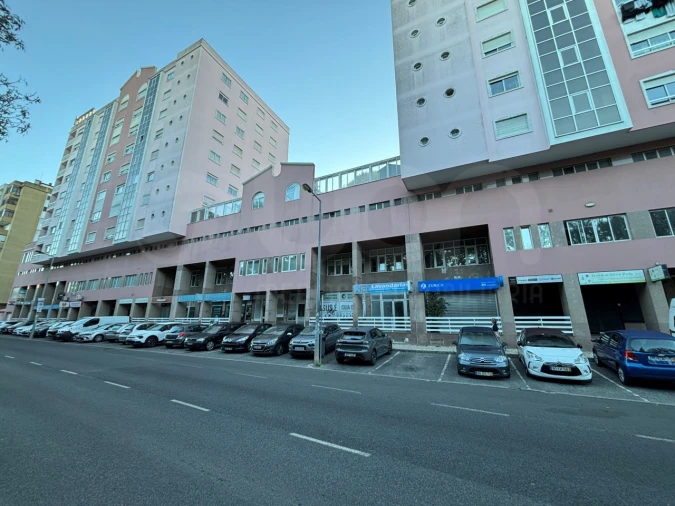 Loja para Venda em Queluz e Belas Foto 2