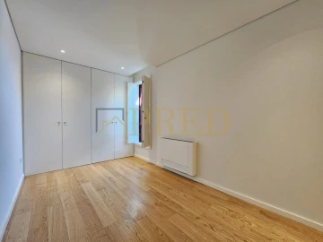 Apartamento T2 para Venda em Aldoar, Foz do Douro e Nevogilde