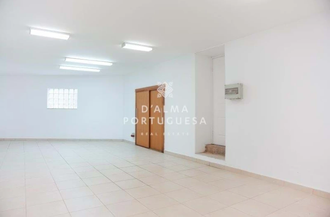 Armazém para Venda em São Bartolomeu de Messines Foto 157