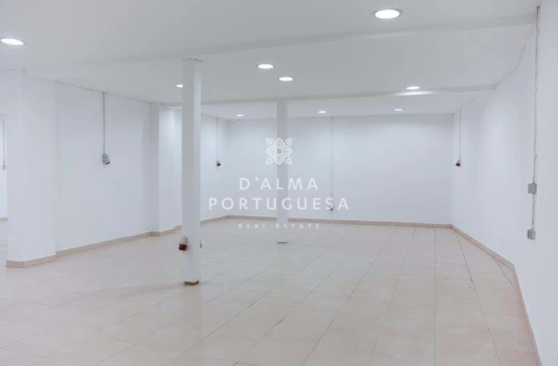 Armazém para Venda em São Bartolomeu de Messines Foto 58