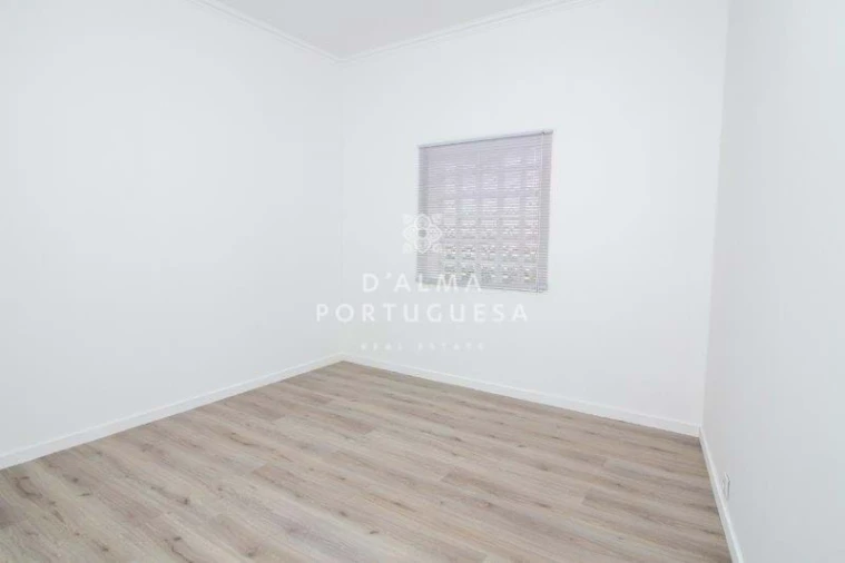 Armazém para Venda em São Bartolomeu de Messines Foto 25