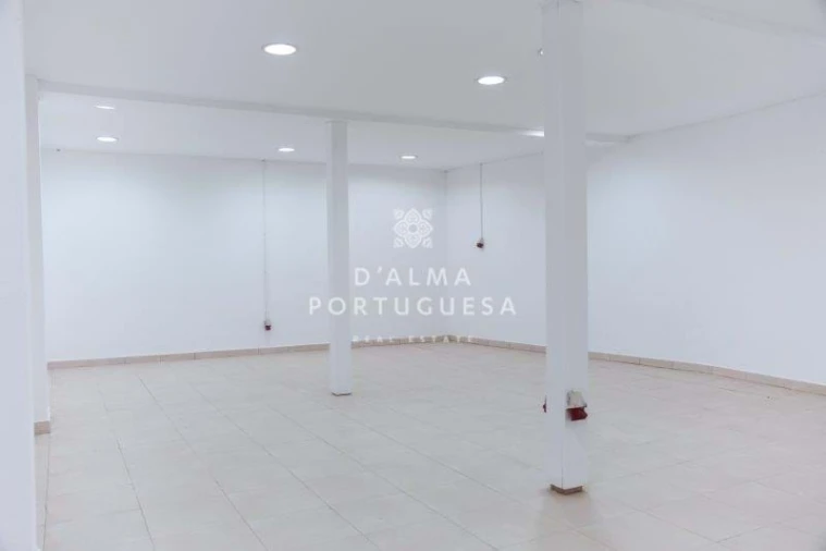 Armazém para Venda em São Bartolomeu de Messines Foto 61