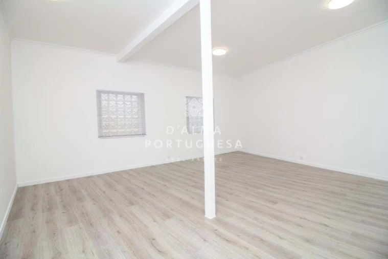 Armazém para Venda em São Bartolomeu de Messines Foto 77