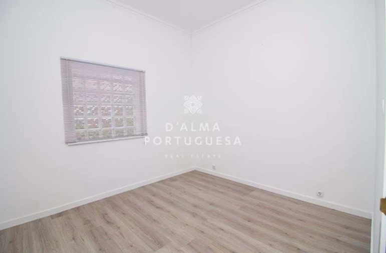 Armazém para Venda em São Bartolomeu de Messines Foto 31