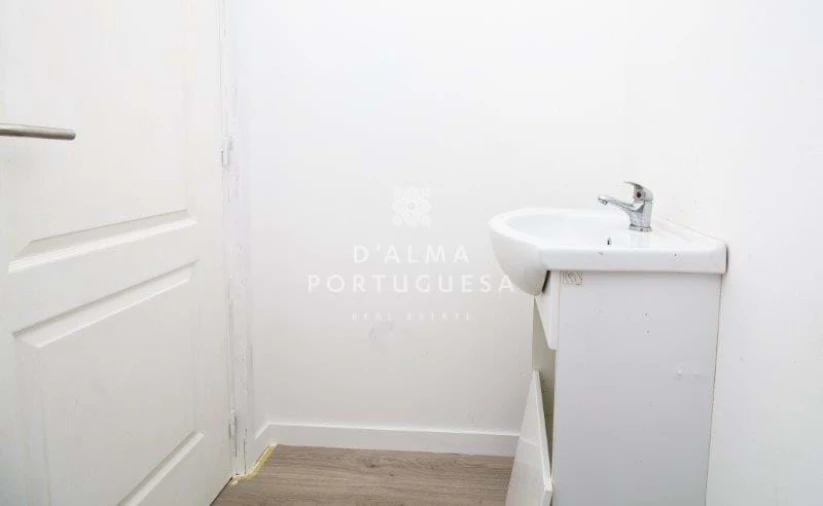 Armazém para Venda em São Bartolomeu de Messines Foto 137