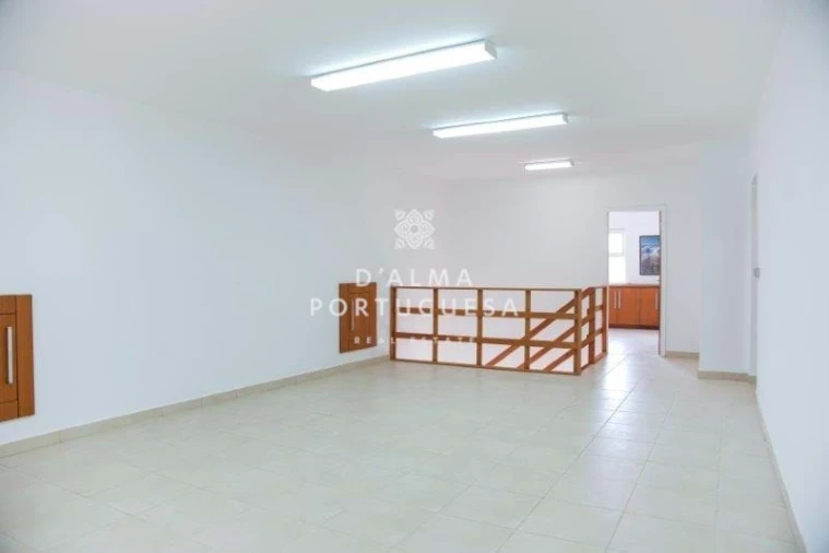 Armazém para Venda em São Bartolomeu de Messines Foto 164