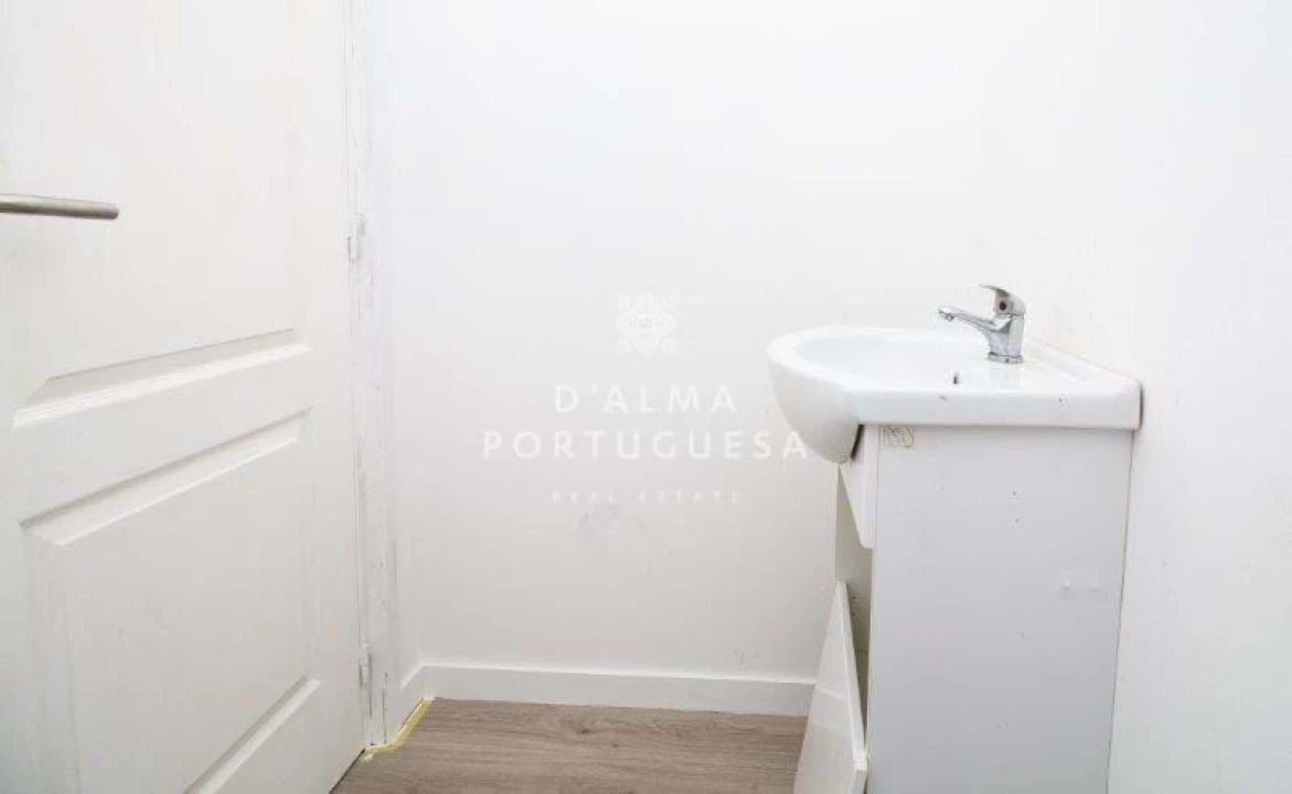 Armazém para Venda em São Bartolomeu de Messines Foto 137