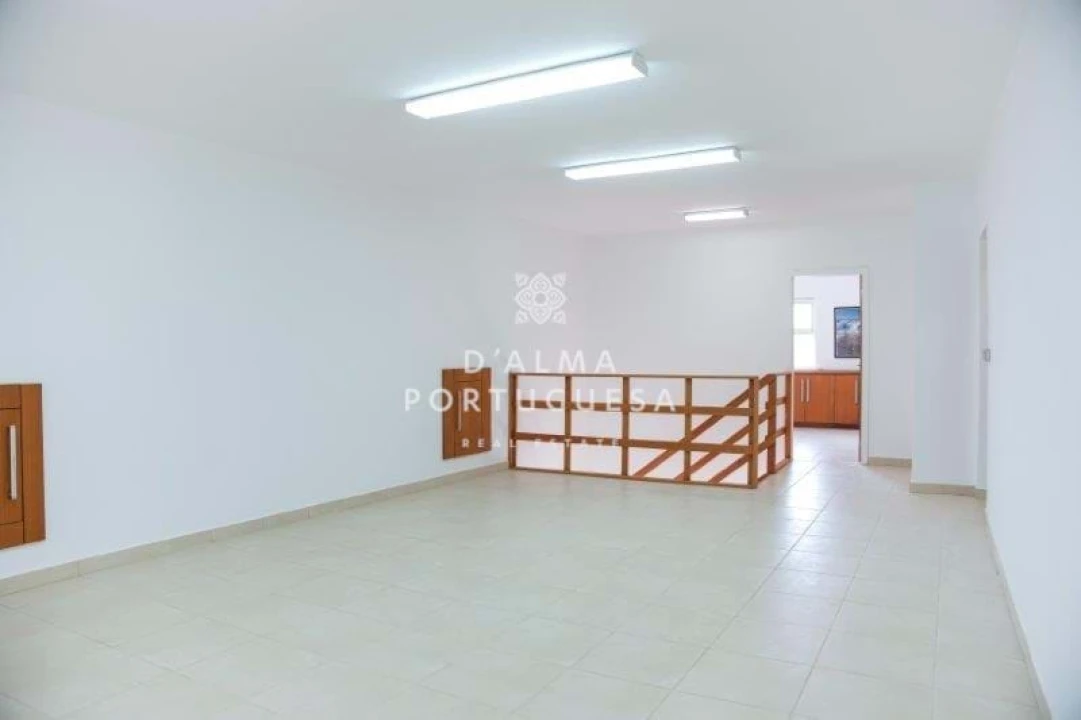 Armazém para Venda em São Bartolomeu de Messines Foto 74