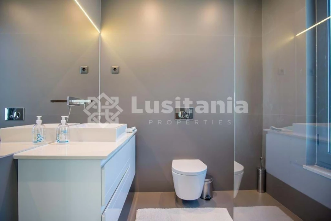 Moradia T4 para Arrendamento em Quarteira Foto 14