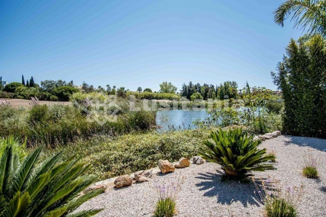 Moradia T4 para Arrendamento em Quarteira Foto 2