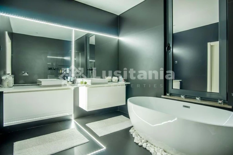 Moradia T4 para Arrendamento em Quarteira Foto 18