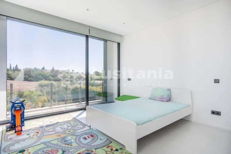 Moradia T4 para Arrendamento em Quarteira Foto 13