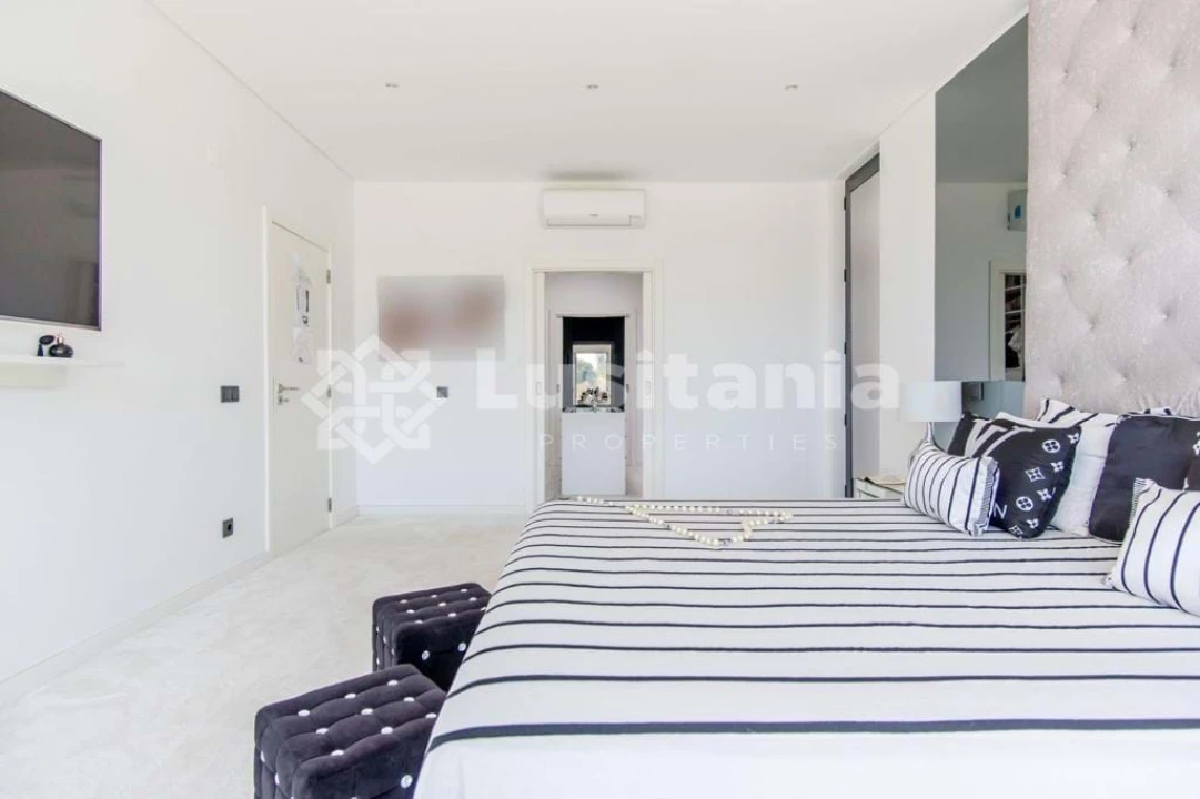 Moradia T4 para Arrendamento em Quarteira Foto 17