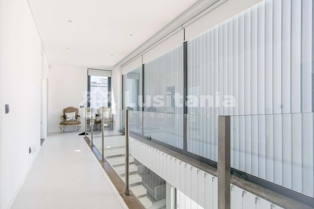 Moradia T4 para Arrendamento em Quarteira Foto 11