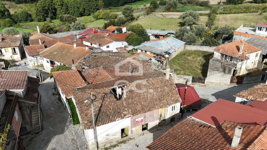 Moradia T2 para Venda em Ervededo Foto 2