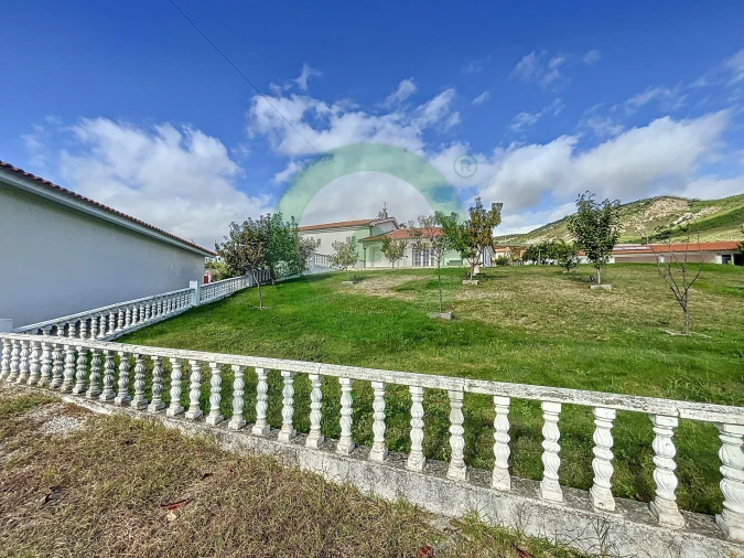 Quinta T4 para Venda em Lamas de Orelhão Foto 7