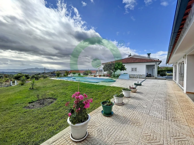 Quinta T4 para Venda em Lamas de Orelhão Foto 9