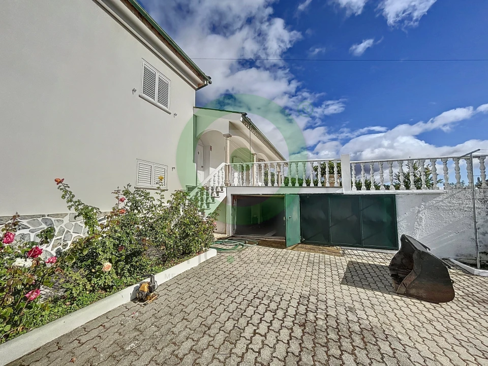 Quinta T4 para Venda em Lamas de Orelhão Foto 5