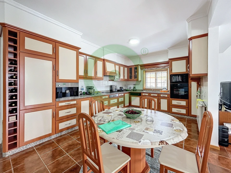 Quinta T4 para Venda em Lamas de Orelhão Foto 19