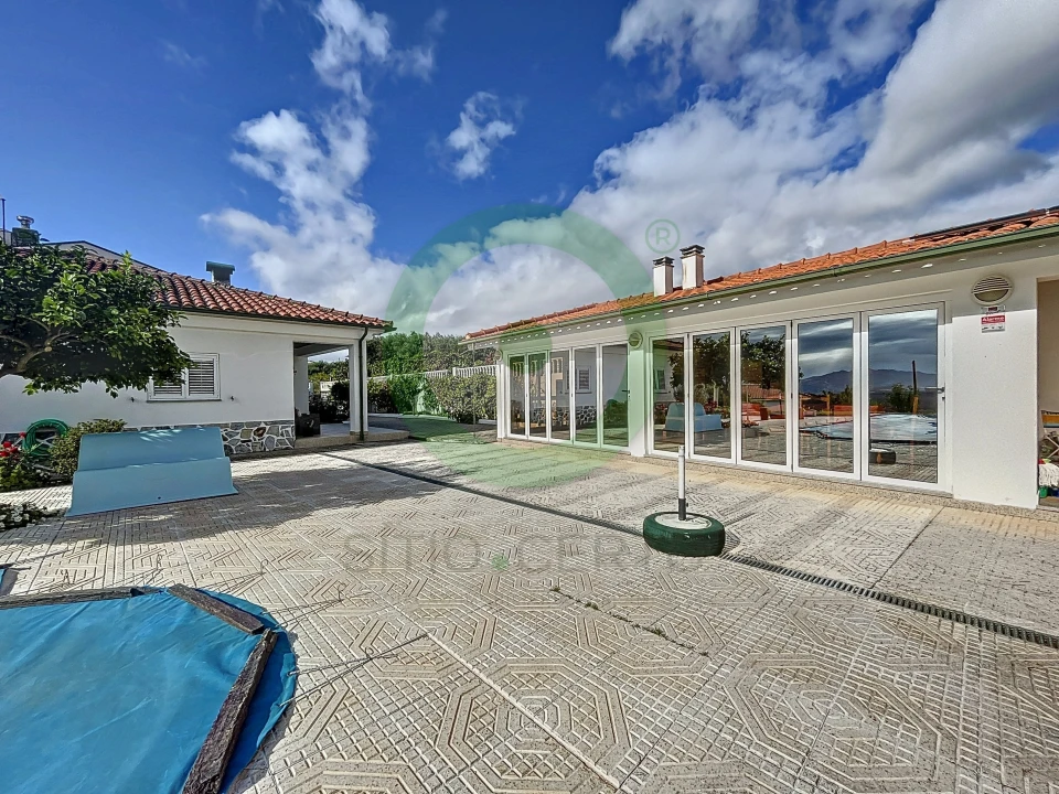 Quinta T4 para Venda em Lamas de Orelhão Foto 10