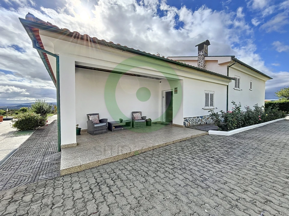 Quinta T4 para Venda em Lamas de Orelhão Foto 4