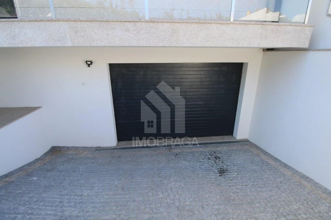 Moradia T3 para Venda em Esporões Foto 11