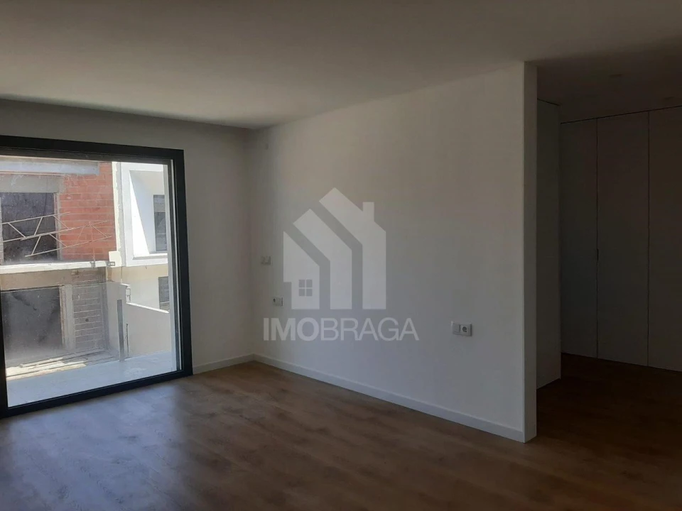 Moradia T3 para Venda em Esporões Foto 36