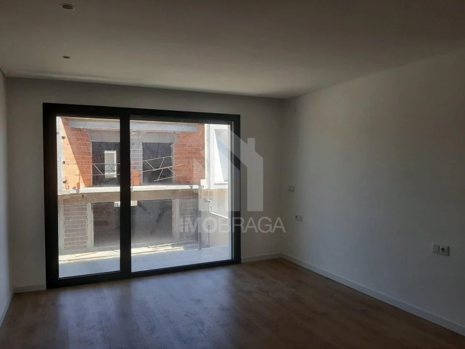 Moradia T3 para Venda em Esporões Foto 37