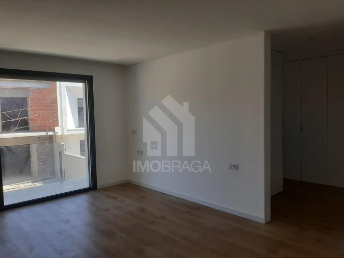 Moradia T3 para Venda em Esporões Foto 36