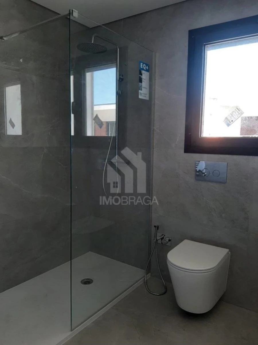 Moradia T3 para Venda em Esporões Foto 40