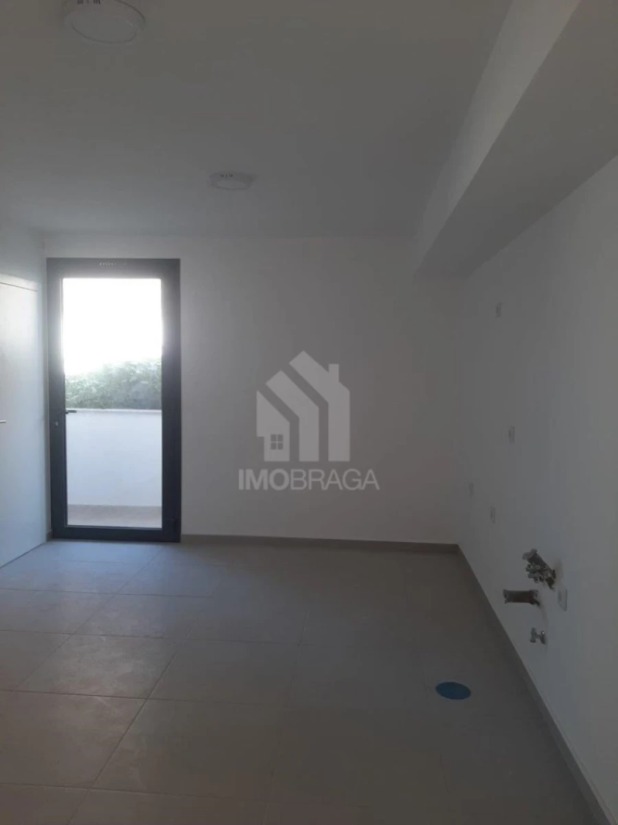 Moradia T3 para Venda em Esporões Foto 42