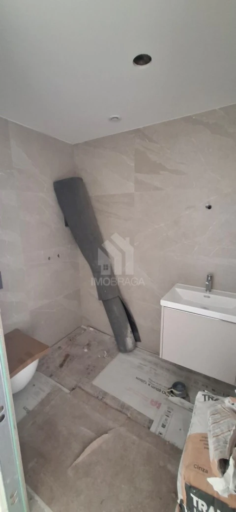 Apartamento T2 para Venda em Real, Dume e Semelhe