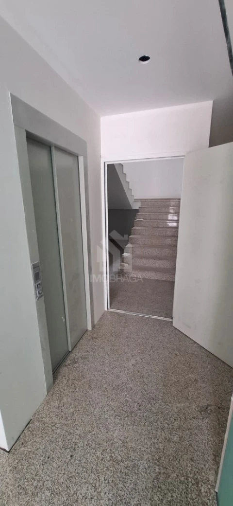Apartamento T2 para Venda em Real, Dume e Semelhe