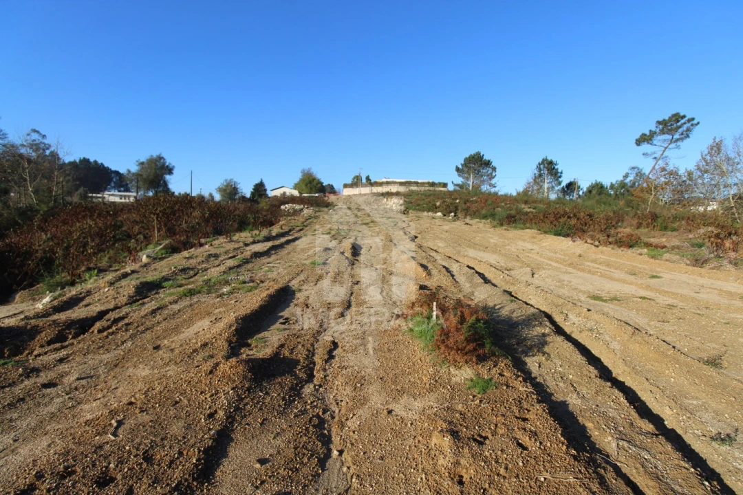 Terreno para Venda em Águas Santas e Moure Foto 11