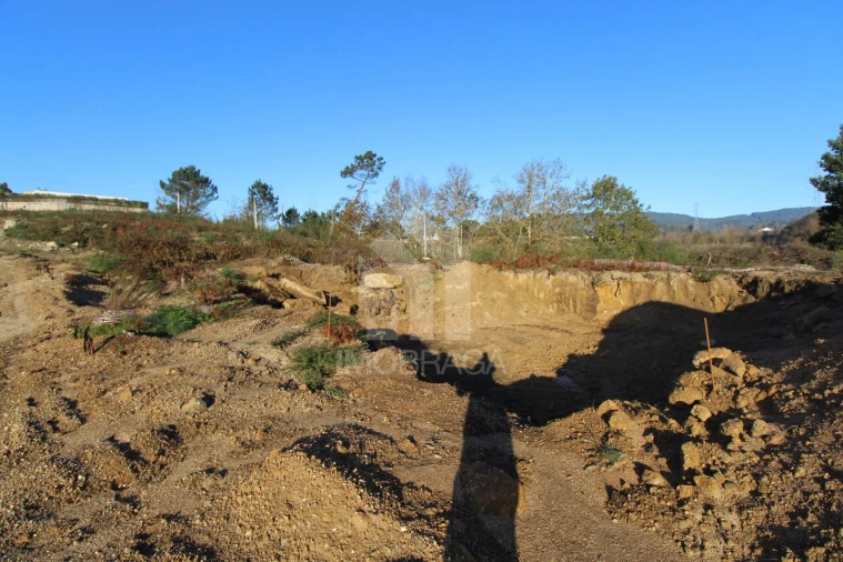Terreno para Venda em Águas Santas e Moure Foto 13