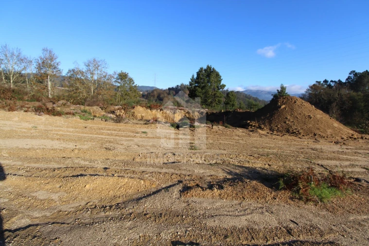 Terreno para Venda em Águas Santas e Moure Foto 12