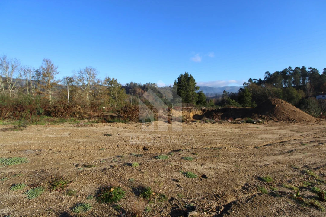 Terreno para Venda em Águas Santas e Moure Foto 10