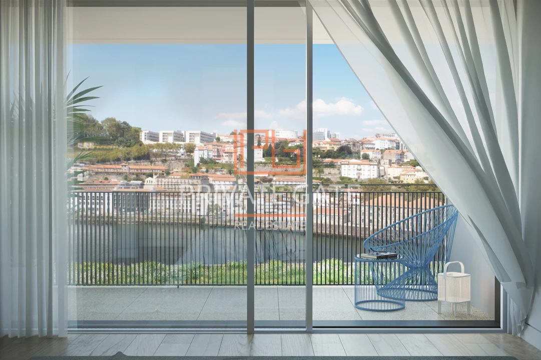 Moradia T4 para Venda em Santa Marinha e São Pedro da Afurada Foto 1