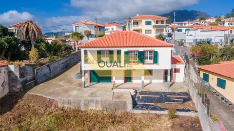 Moradia T4 para Venda em Santo Antonio