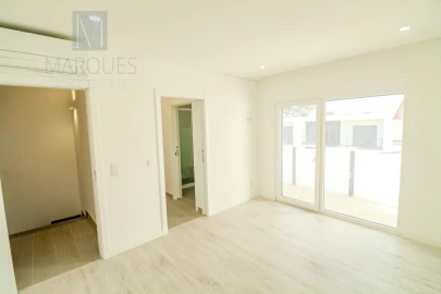 Moradia T4 para Venda em Corroios