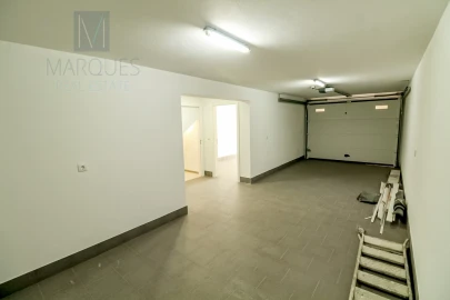 Moradia T4 para Venda em Corroios