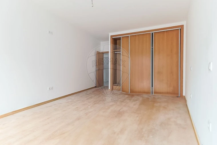 Moradia T4 para Venda em São Martinho do Bispo e Ribeira de Frades Foto 9