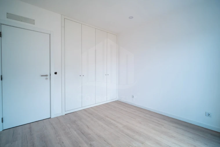 Apartamento T1 para Venda em Sesimbra (Santiago) Foto 9