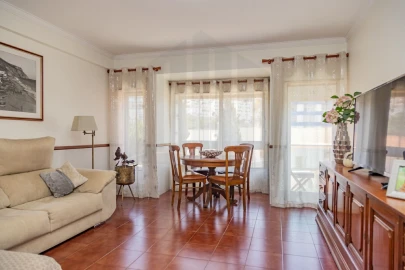 Apartamento T3 para Venda em Sesimbra (Santiago)