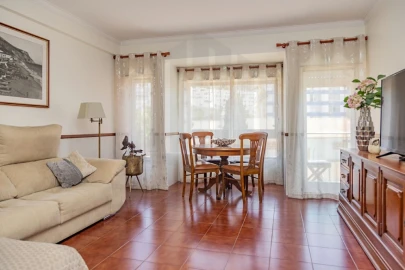 Apartamento T3 para Venda em Sesimbra (Santiago)
