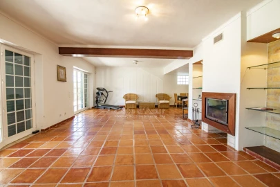 Moradia T6 para Venda em Sesimbra (Castelo)