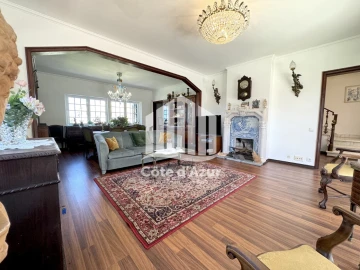 Moradia T6 para Venda em Sesimbra (Castelo)