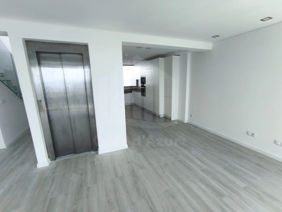 Moradia T3 para Venda em Sesimbra (Santiago) Foto 6