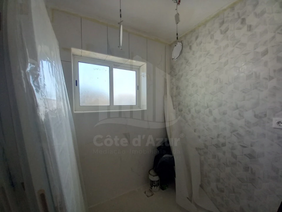 Apartamento T4 para Venda em Laranjeiro e Feijó Foto 22